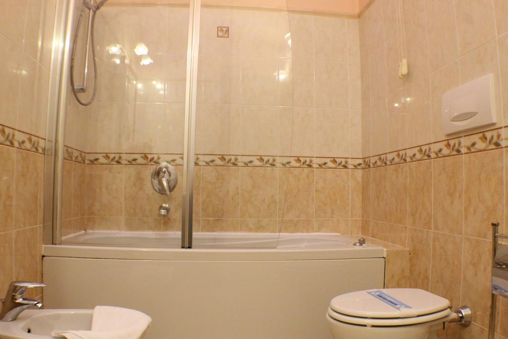 Certosa Hotel ミラノ エクステリア 写真