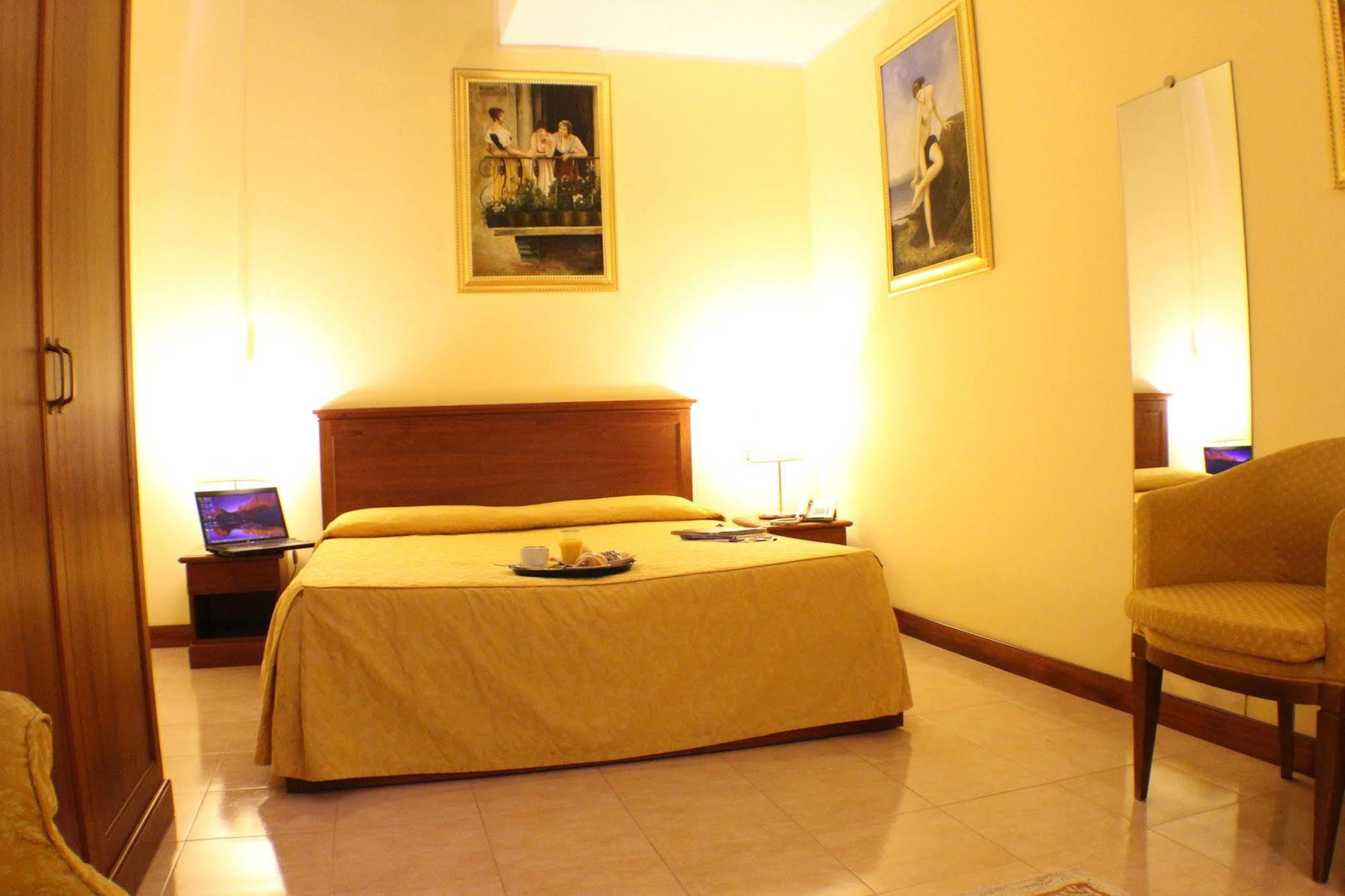 Certosa Hotel ミラノ エクステリア 写真