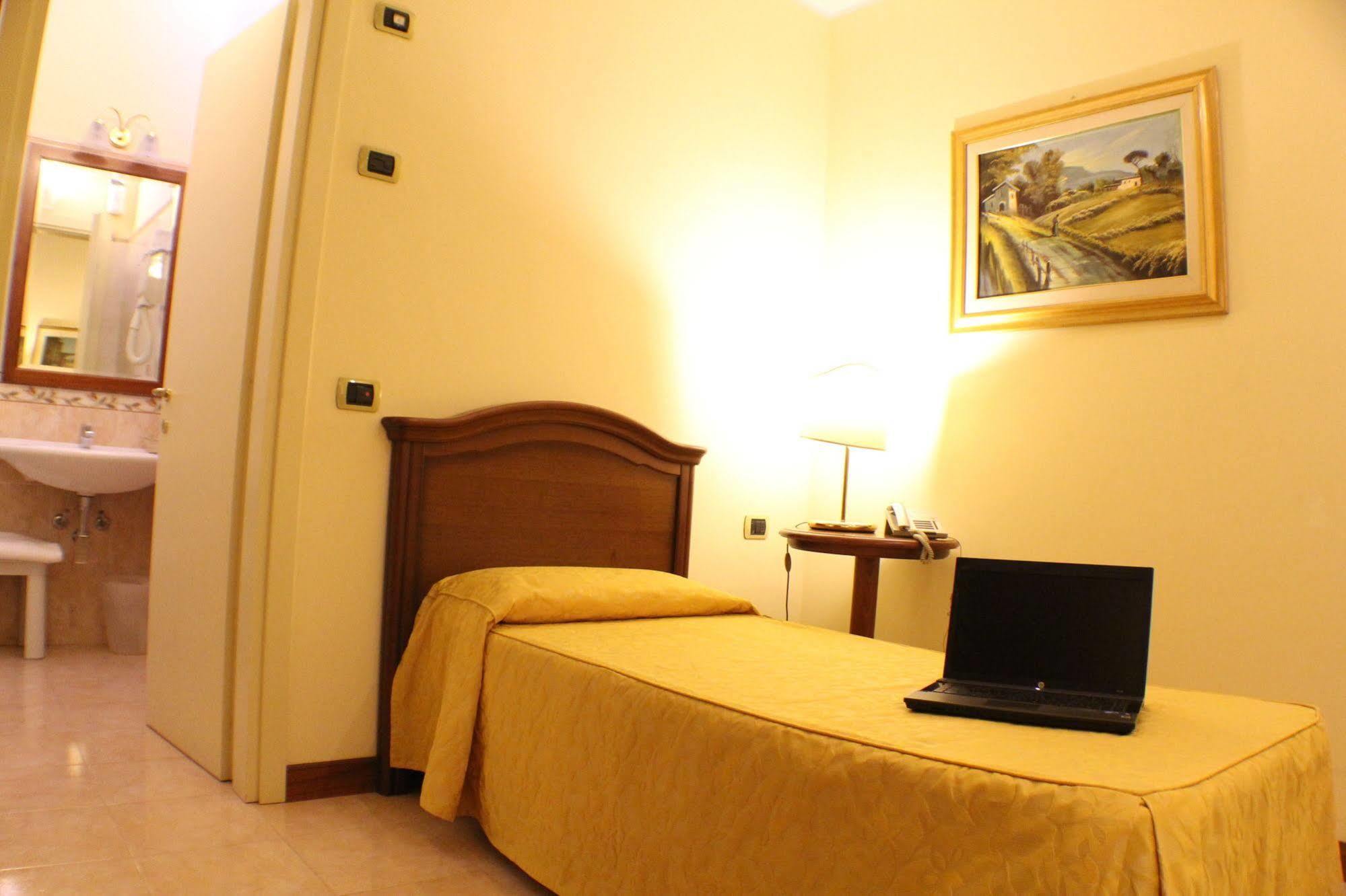 Certosa Hotel ミラノ エクステリア 写真