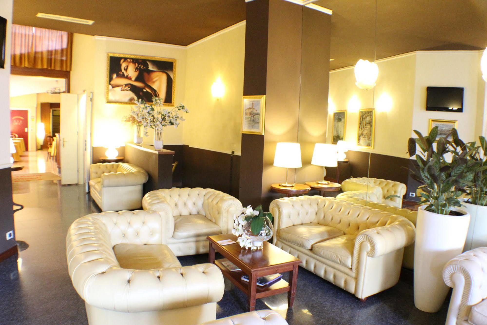 Certosa Hotel ミラノ エクステリア 写真