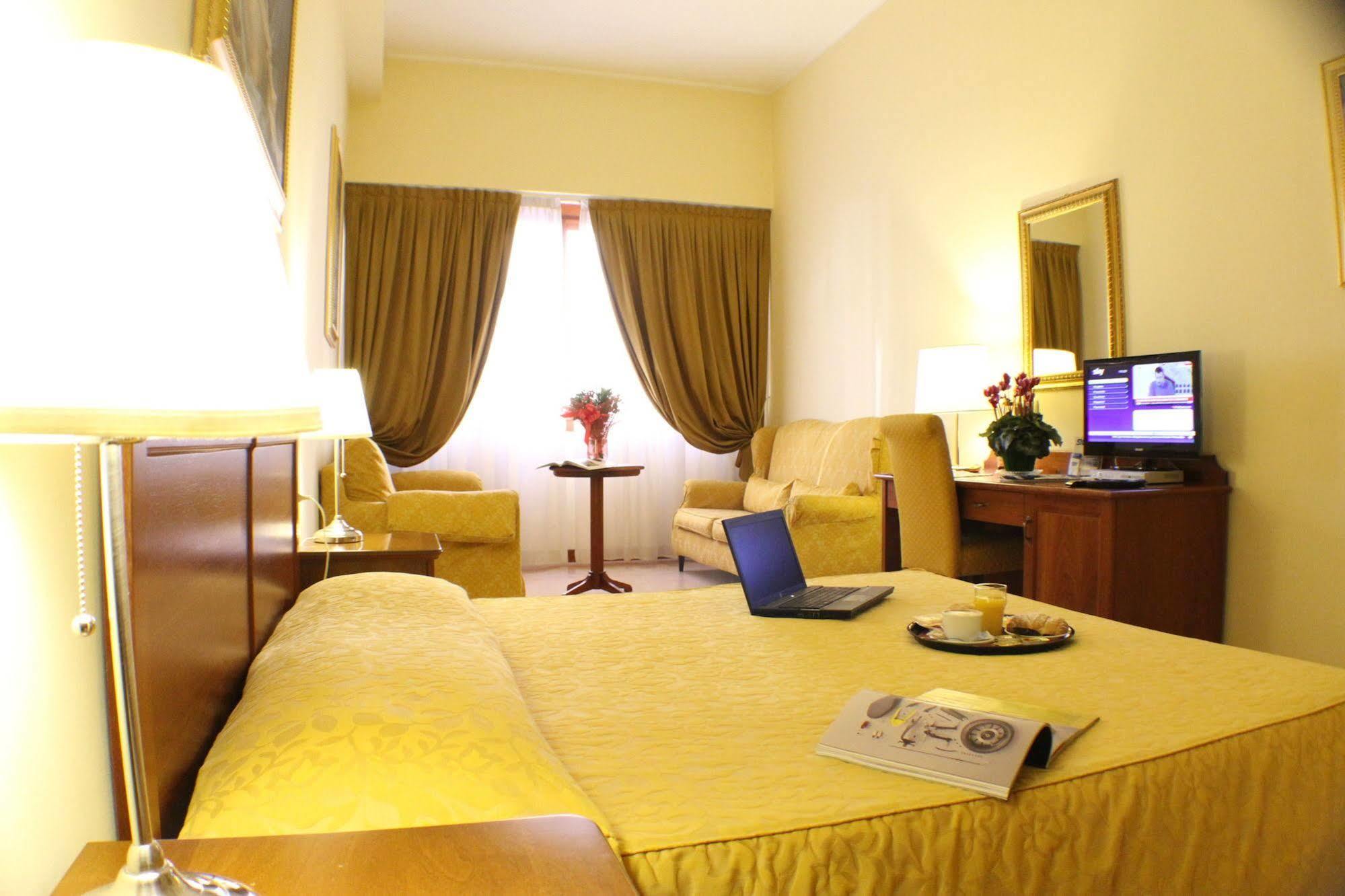 Certosa Hotel ミラノ エクステリア 写真