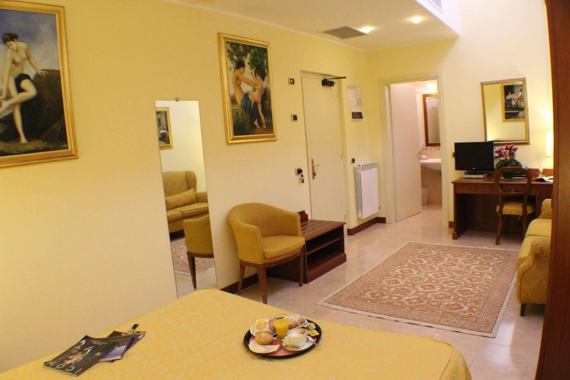 Certosa Hotel ミラノ エクステリア 写真