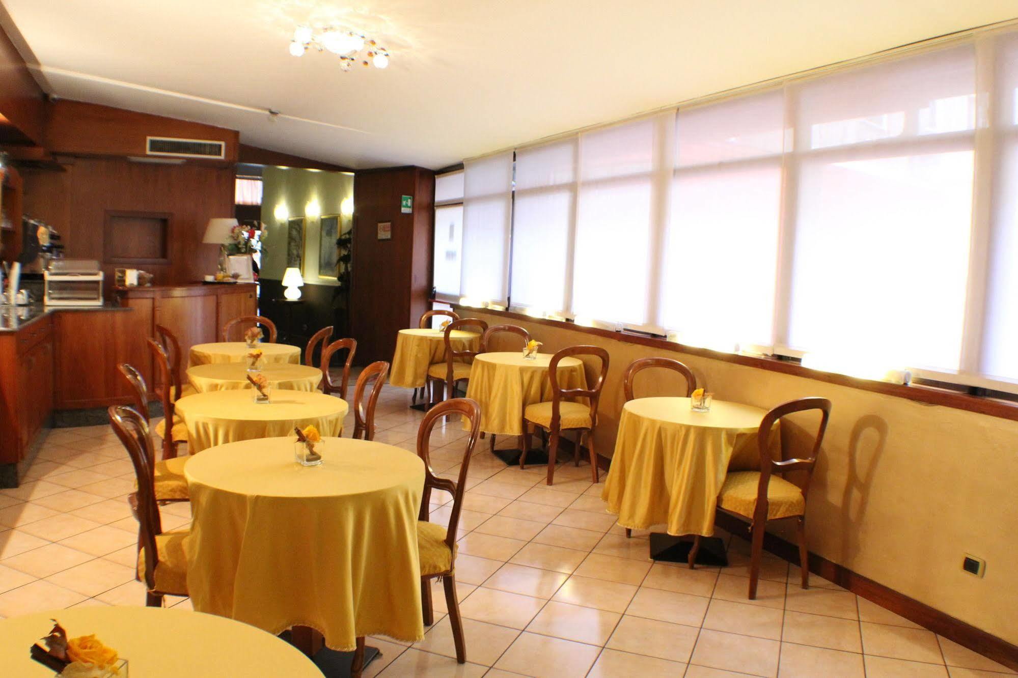 Certosa Hotel ミラノ エクステリア 写真